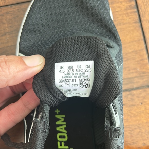 New boys’ youth size 5.5 Puna sneakers. - Picture 4 of 4